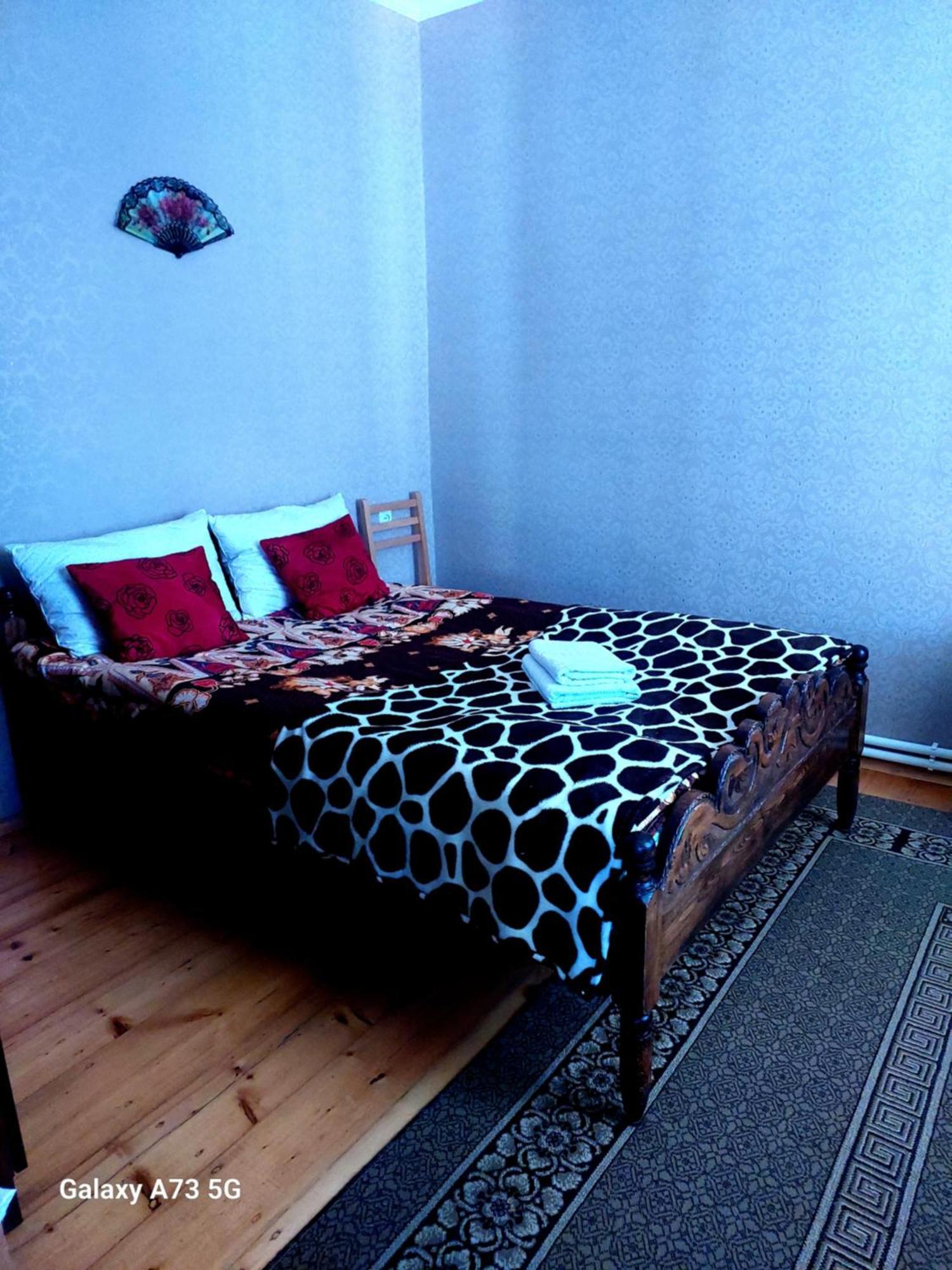 Lela Rezo Guesthouse Kazbegi Extérieur photo