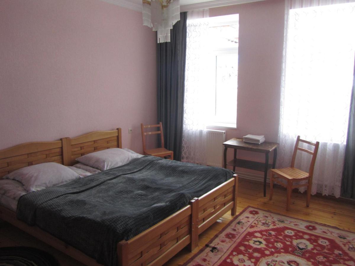 Lela Rezo Guesthouse Kazbegi Extérieur photo